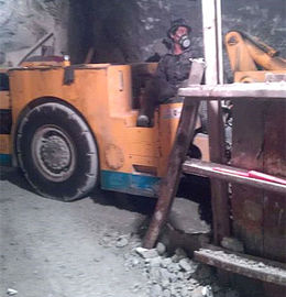 Chisel Engine Lhd Load Haul Dump For Underground Mining CE / ISO9001