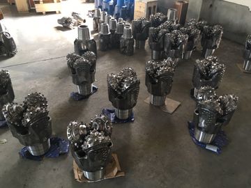 Customized Tricone Rock Drill Bits Conical Forging Air Circulation Bearing Type