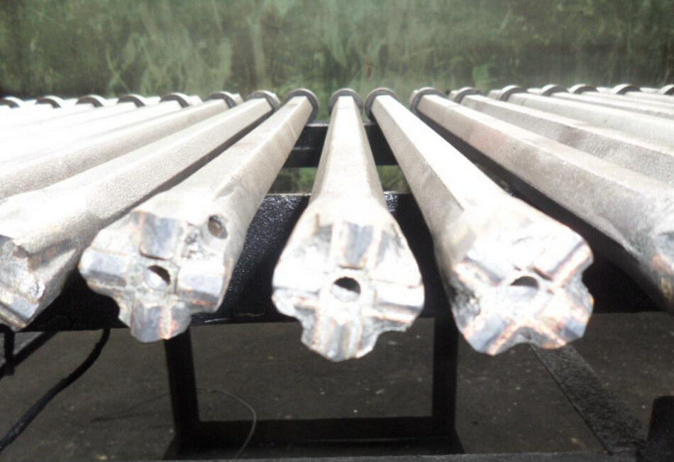 Chisel Bit Integral Drill Steels Taper Drill Rod Hex19 - H22 Length 400-8000mm